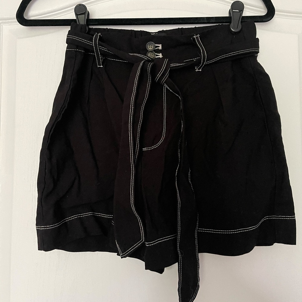 Who What Wear Black Shorts with Pockets